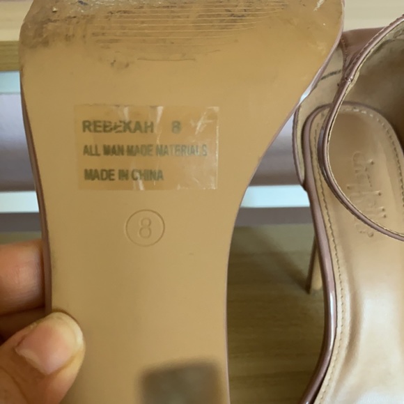 Heels - Picture 4 of 4